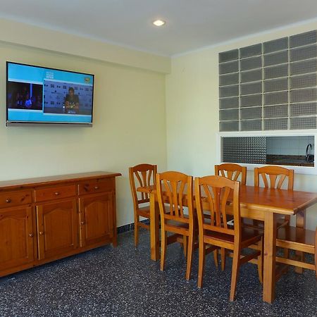 Goya Apartments Салоу Екстериор снимка