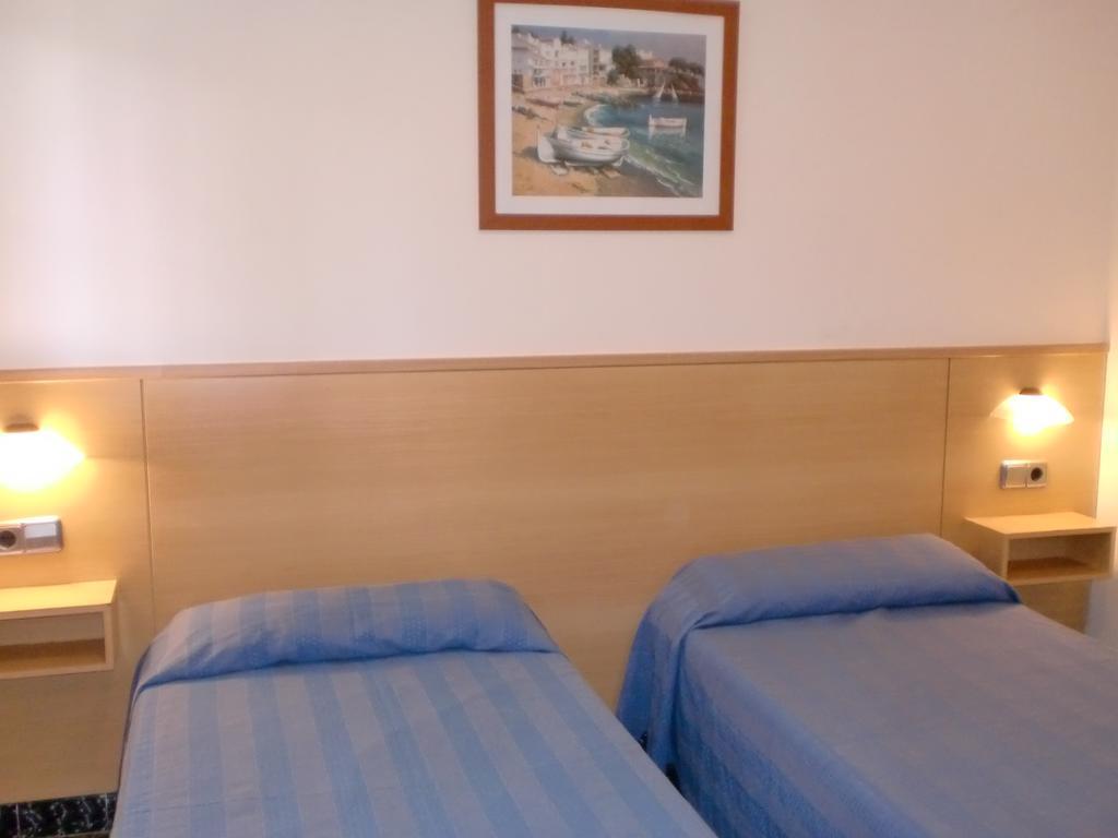 Goya Apartments Салоу Екстериор снимка