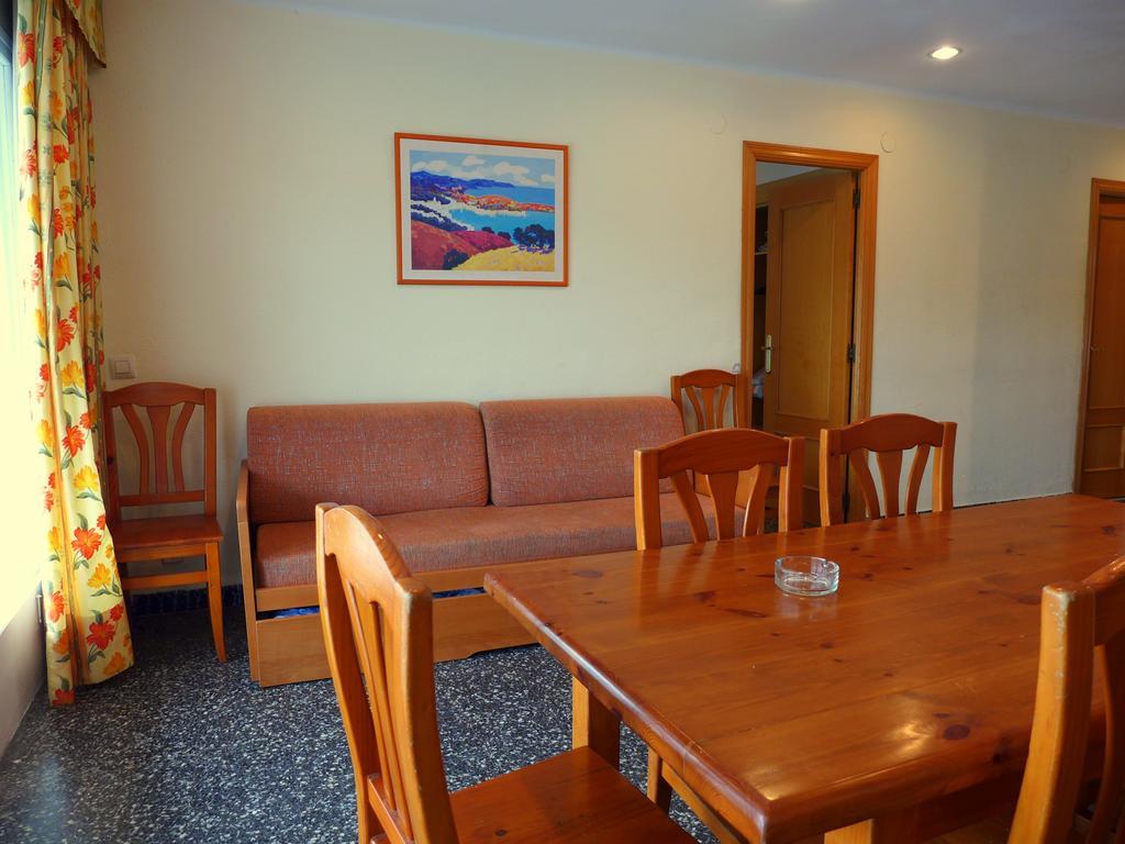 Goya Apartments Салоу Екстериор снимка