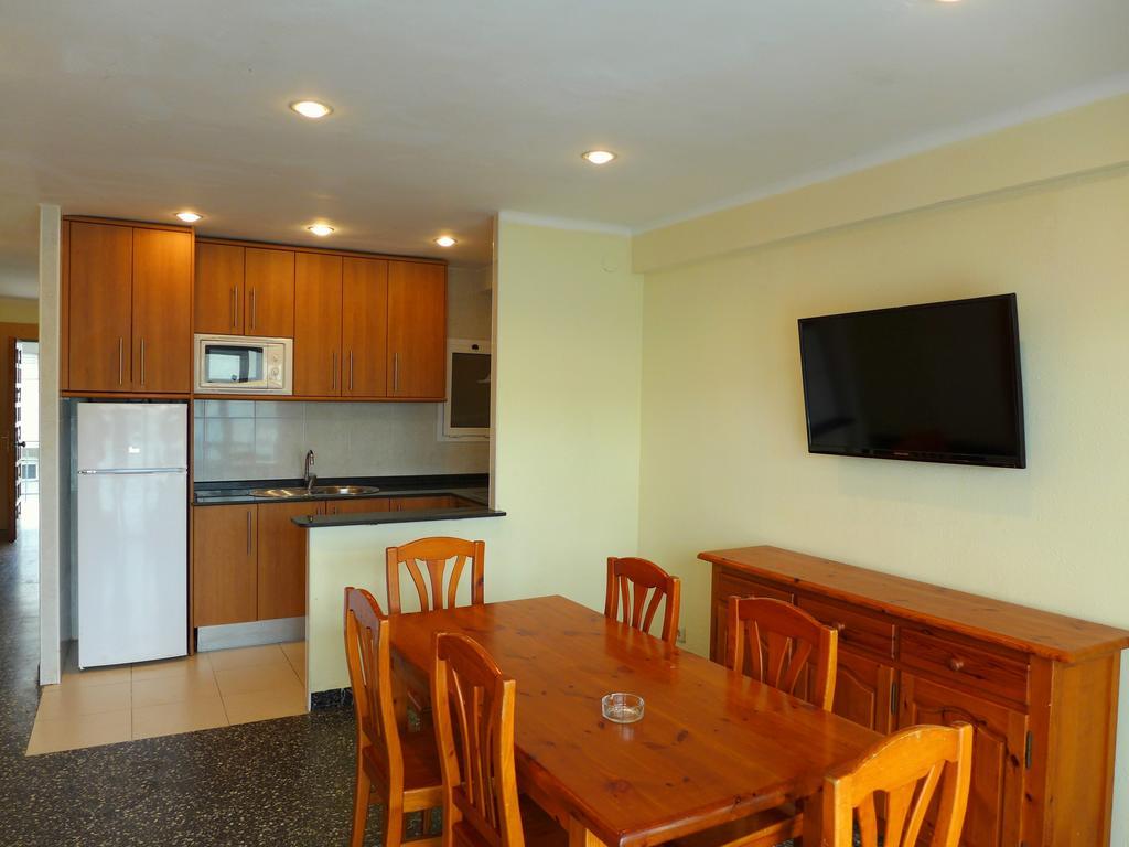 Goya Apartments Салоу Екстериор снимка