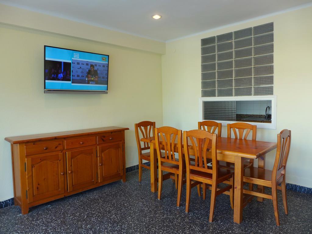Goya Apartments Салоу Екстериор снимка