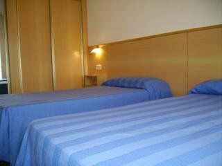 Goya Apartments Салоу Екстериор снимка